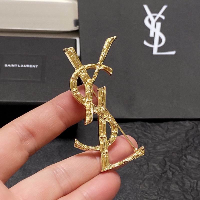 YSL Brooch 9lyr5 (1)